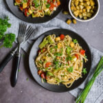 Tofu su daržovėmis ir ananasais saldžiarūgščiame padaže